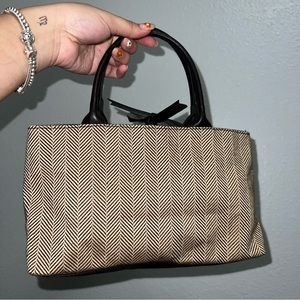 Estée Lauder purse